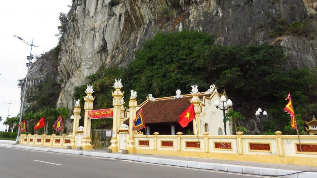 Chùa dưới chân núi. Ảnh: Báo Thanh niên.