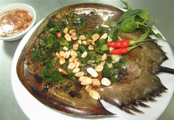 Gỏi trứng sam.