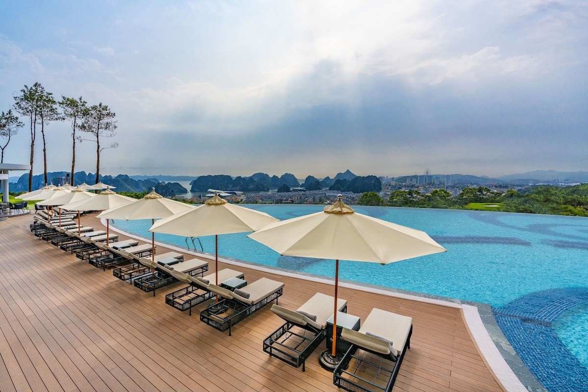 khu-nghỉ-dưỡng-Hạ-Long-ivivu-2