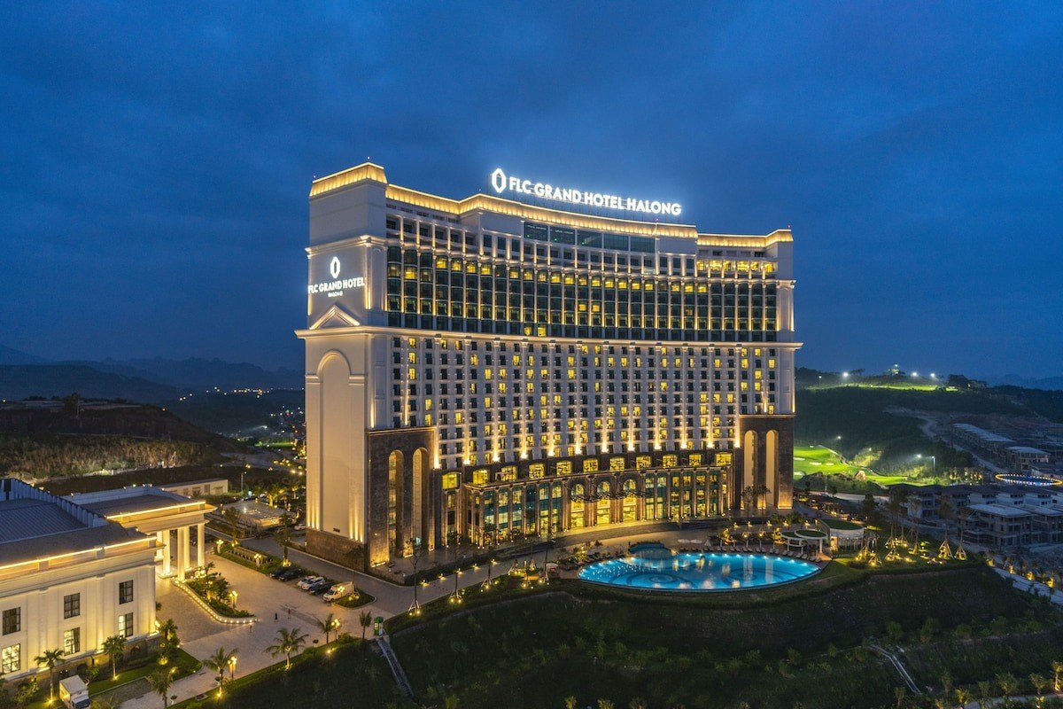 FLC -Hạ- Long -Bay- Golf- Club - Luxury- Resort-ivivu