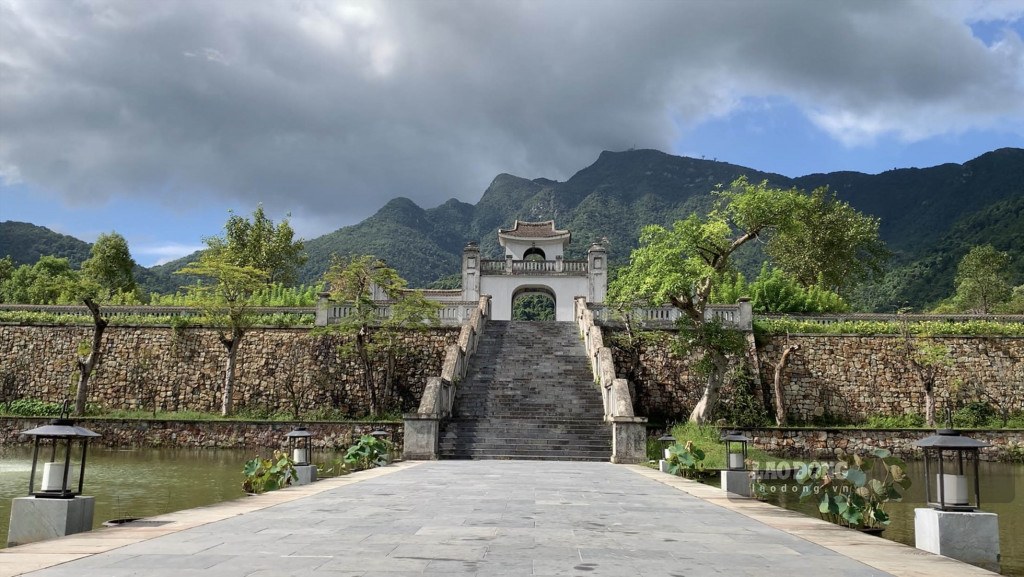 Cổng vào Làng Nương. Ảnh: Thiên Hà.