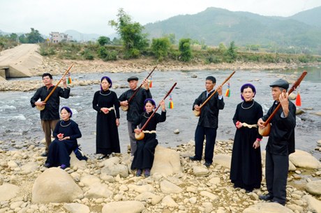 Nhiều làn điệu then cổ đang được giữ gìn ở Bình Liêu. Ảnh: Báo Quảng Ninh.