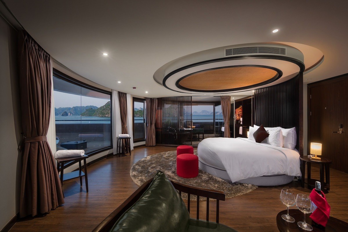 du thuyền Hạ Long 5 sao