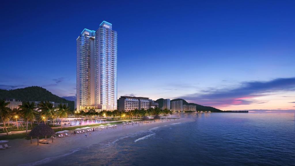 Khách sạn tọa lạc tại bán đảo trung tâm Vịnh Hạ Long