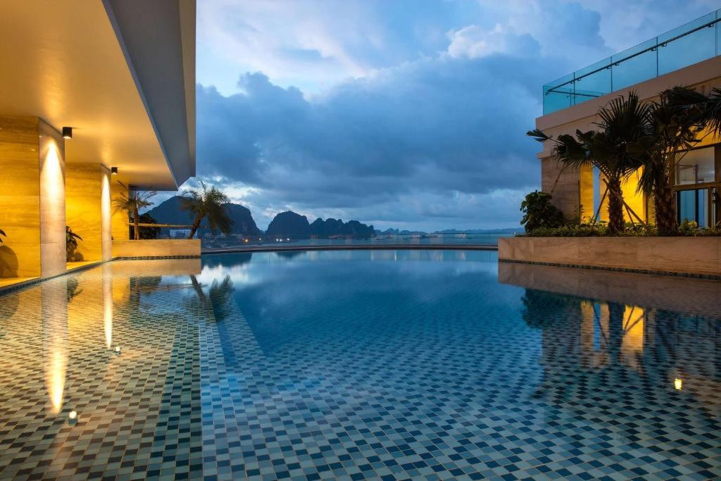 Khu vực hồ bơi.