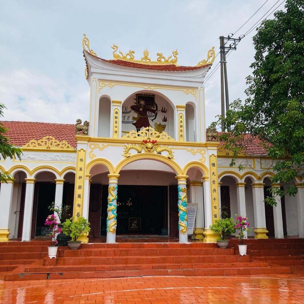 Đền thờ trung tâm đảo. Ảnh: omame.hanoi