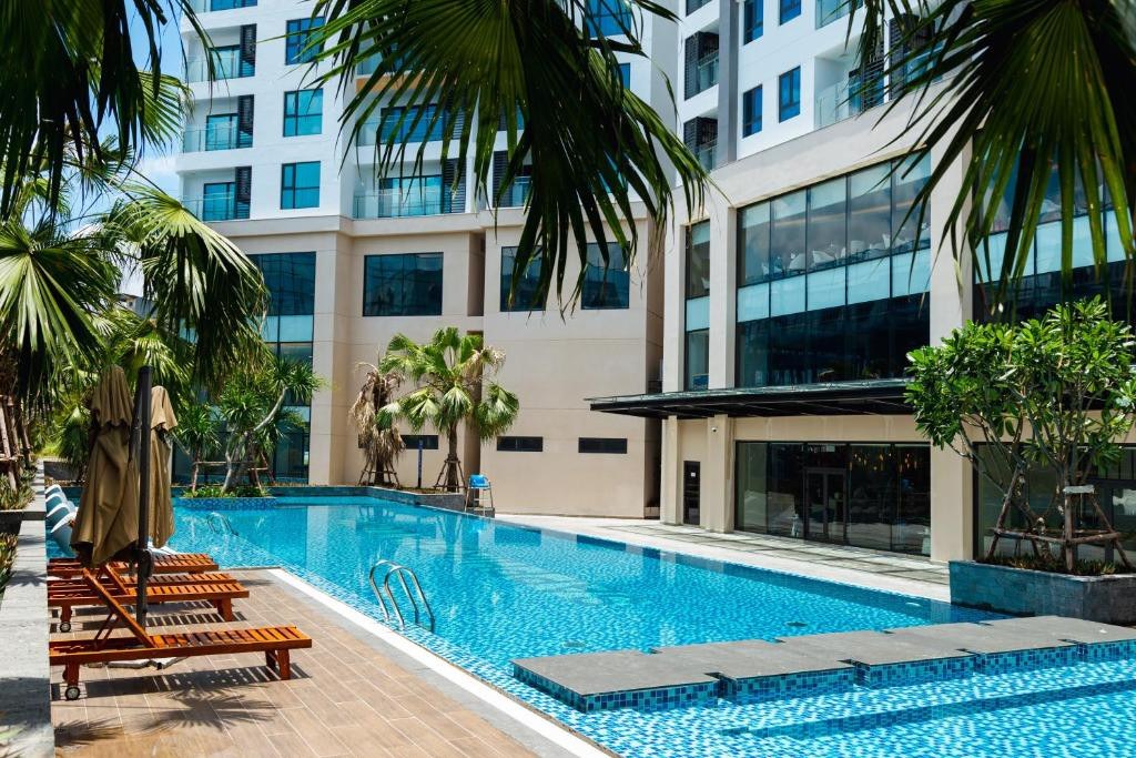 Khu vực hồ bơi ngoài trời.