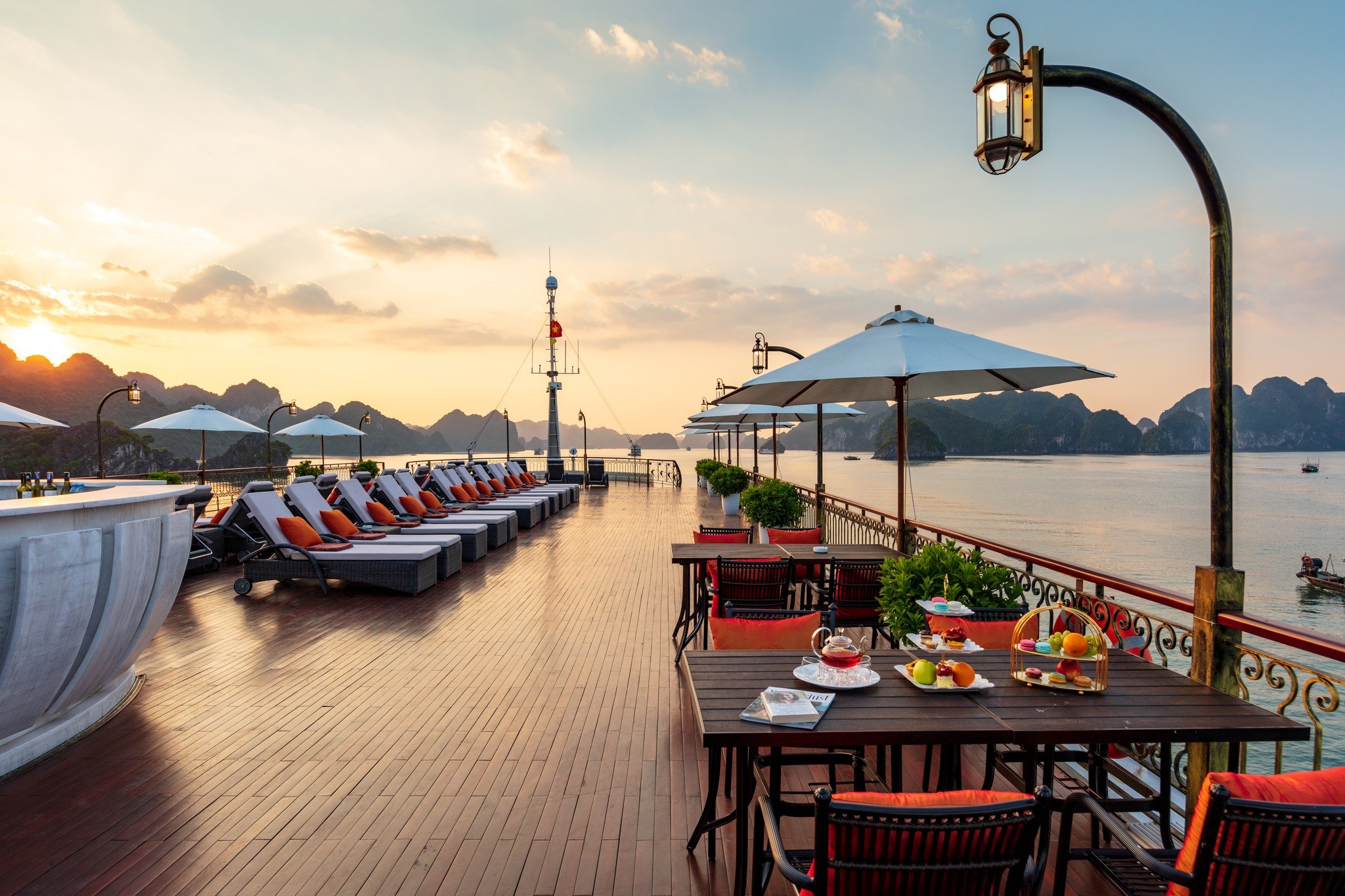 Du- thuyền- Indochine -Lan- Hạ-ivivu-6